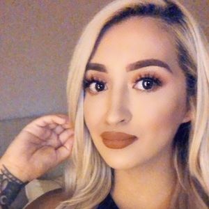 Meet your Posher, Jesenia